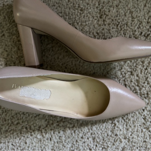 Ivanka Trump Blush Heels - Picture 1 of 2